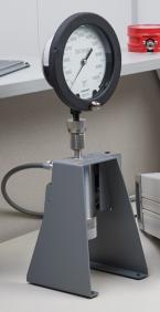 Contamination Prevention System for Pressure Calibration